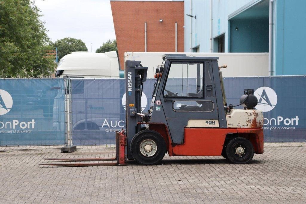 Frontstapler tip Nissan BGF03A45U, Gebrauchtmaschine in Antwerpen (Poză 1)