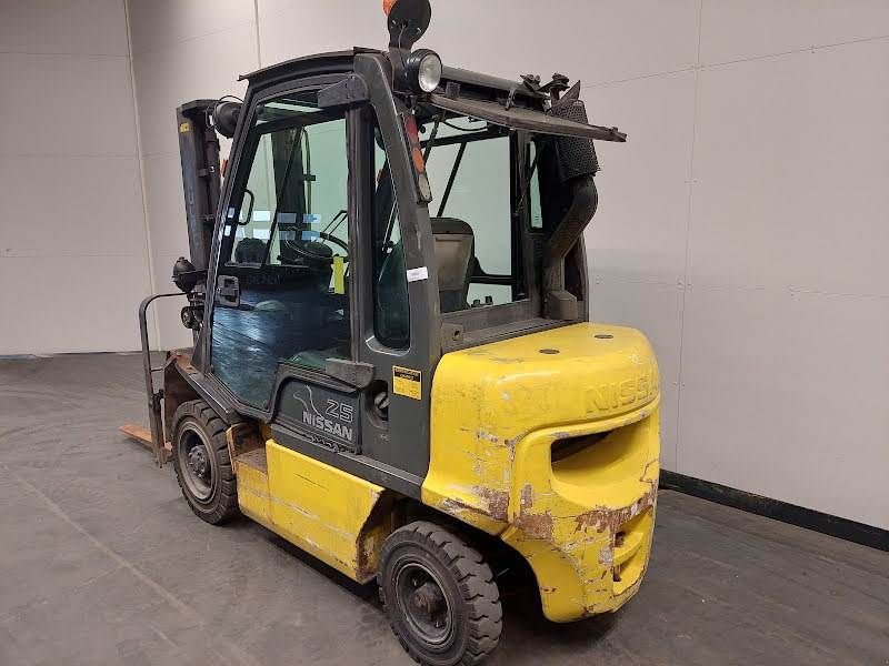 Frontstapler du type Nissan FD02A25Q, Gebrauchtmaschine en Waregem (Photo 2)