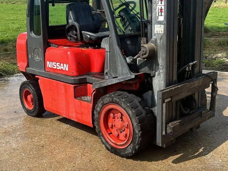 Frontstapler del tipo Nissan FD02A25Q, Gebrauchtmaschine en Wevelgem (Imagen 1)