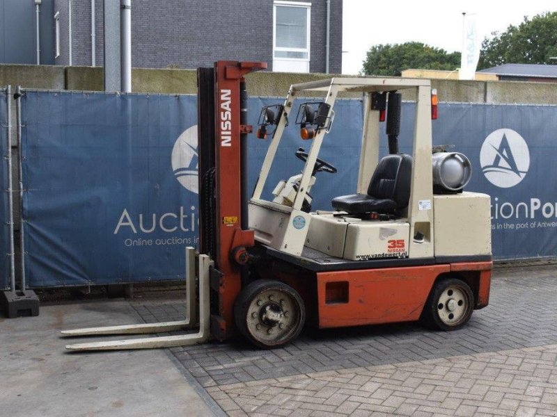 Frontstapler Türe ait Nissan FG18, Gebrauchtmaschine içinde Antwerpen (resim 1)