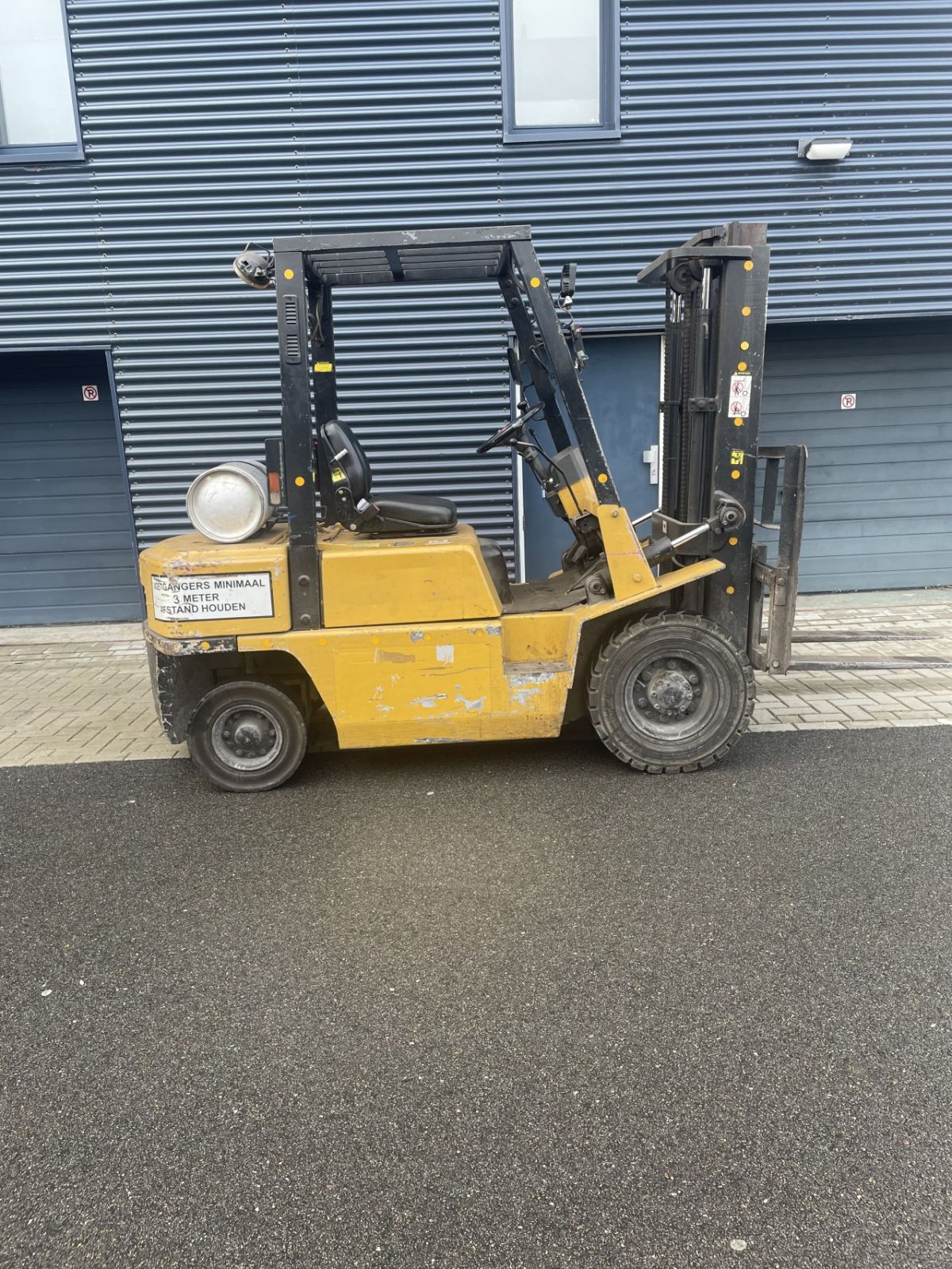 Frontstapler del tipo Nissan FG25, Gebrauchtmaschine en Haarlem (Imagen 1)