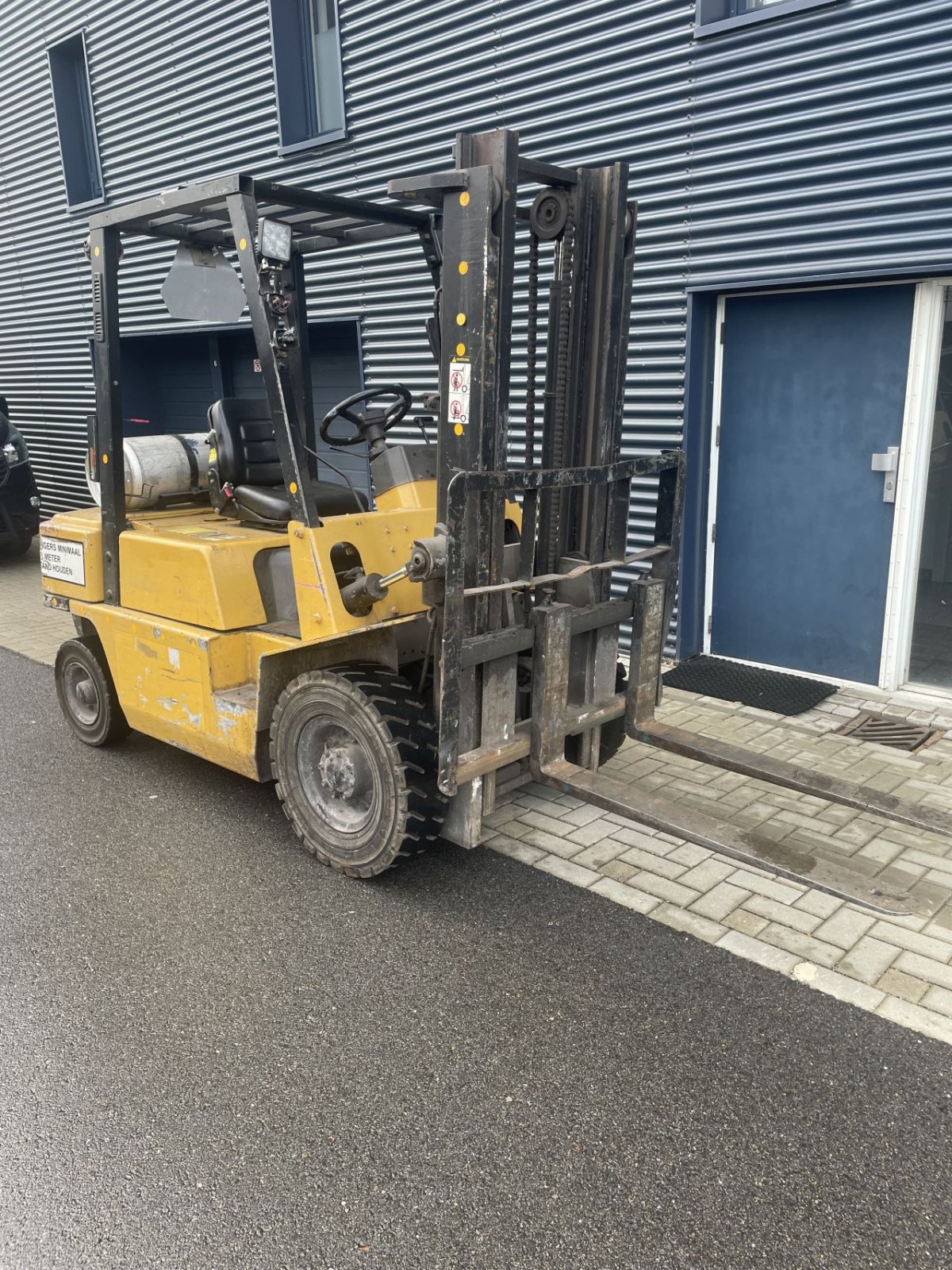 Frontstapler typu Nissan FG25, Gebrauchtmaschine w Haarlem (Zdjęcie 2)