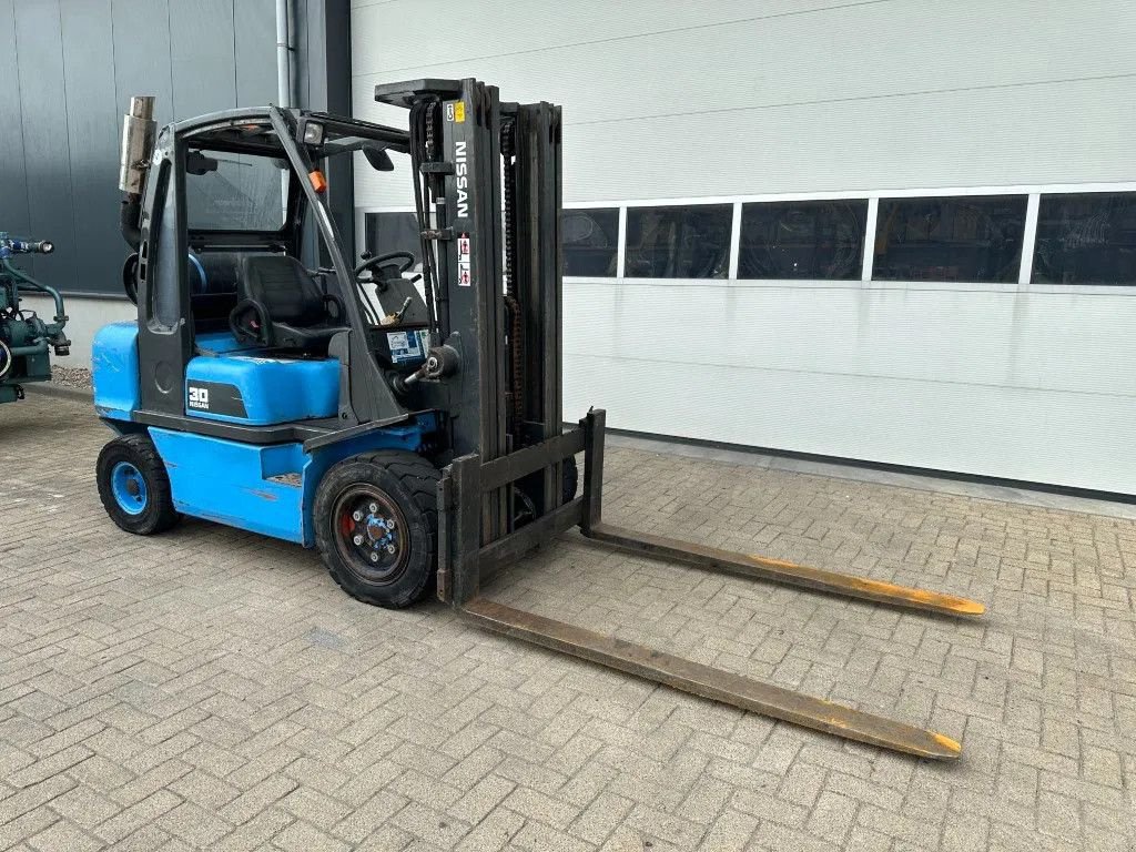 Frontstapler a típus Nissan UGD02A30P0 3 ton Triplex Freelift LPG Heftruck, Gebrauchtmaschine ekkor: VEEN (Kép 4)