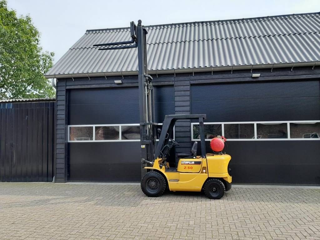 Frontstapler van het type Sonstige Cat GP 25 K heftruck LPG freelift triplex sideshift, Gebrauchtmaschine in Ederveen (Foto 7)