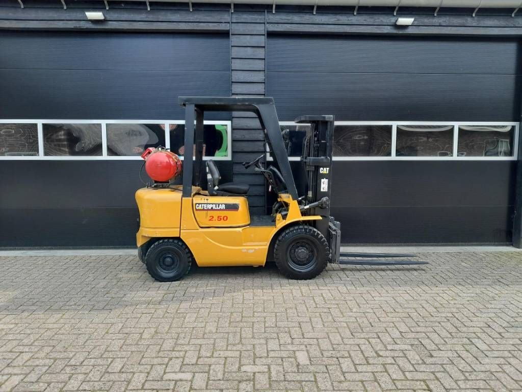 Frontstapler Türe ait Sonstige Cat GP 25 K heftruck LPG freelift triplex sideshift, Gebrauchtmaschine içinde Ederveen (resim 9)