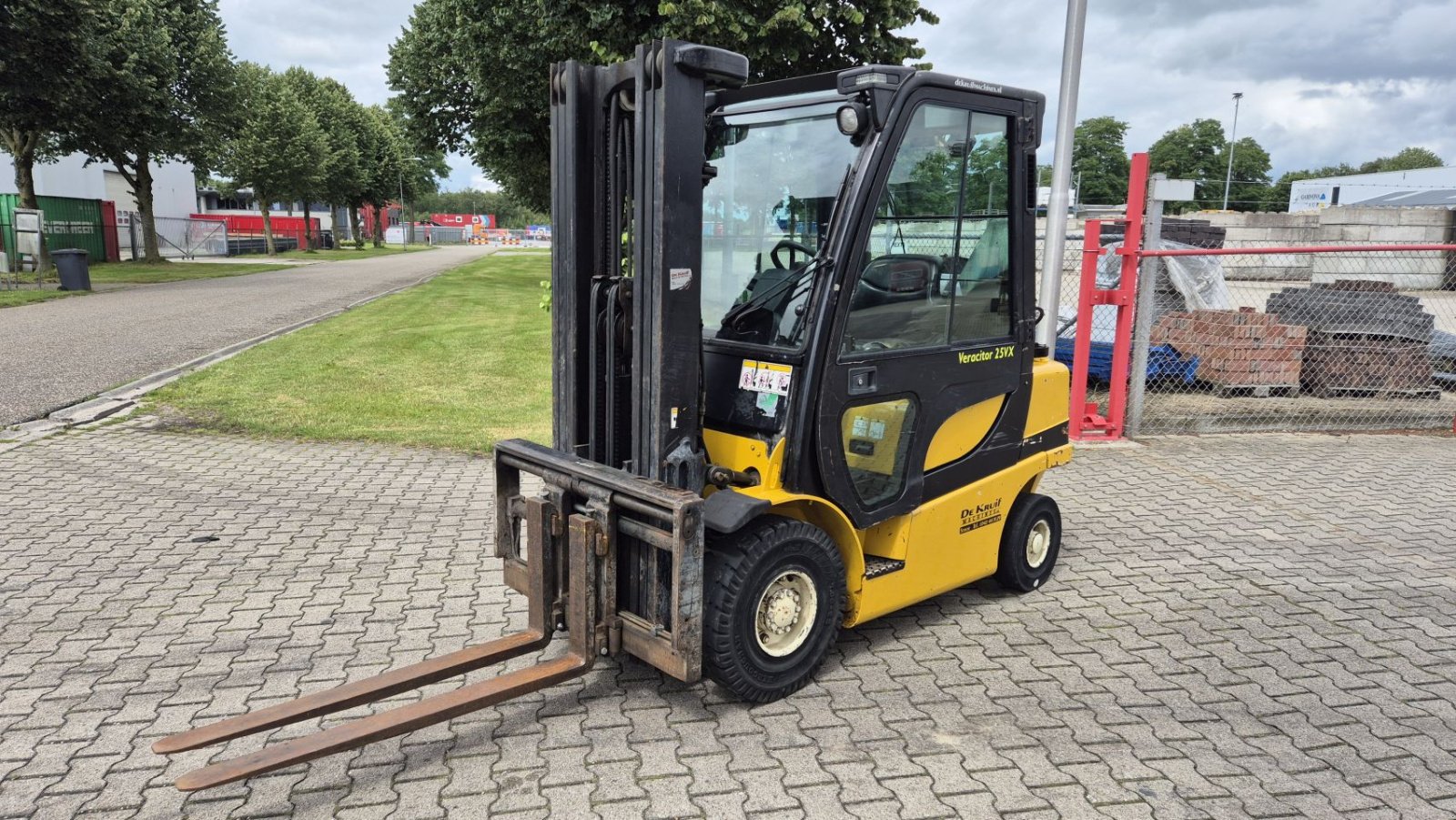 Frontstapler of the type Sonstige YALE GLP 25 VX LPG Heftruck 2.5 ton, Gebrauchtmaschine in Schoonebeek (Picture 2)