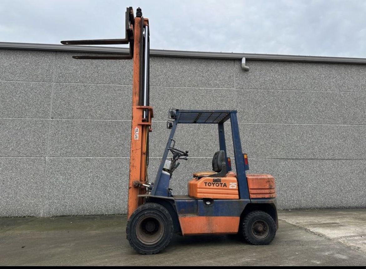 Frontstapler van het type Toyota 02-5FDF25, Gebrauchtmaschine in Oldenzaal (Foto 9)