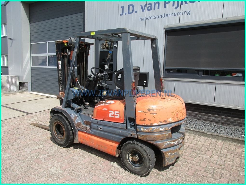 Frontstapler del tipo Toyota 02-6FD25, Gebrauchtmaschine en IJsselmuiden (Imagen 2)