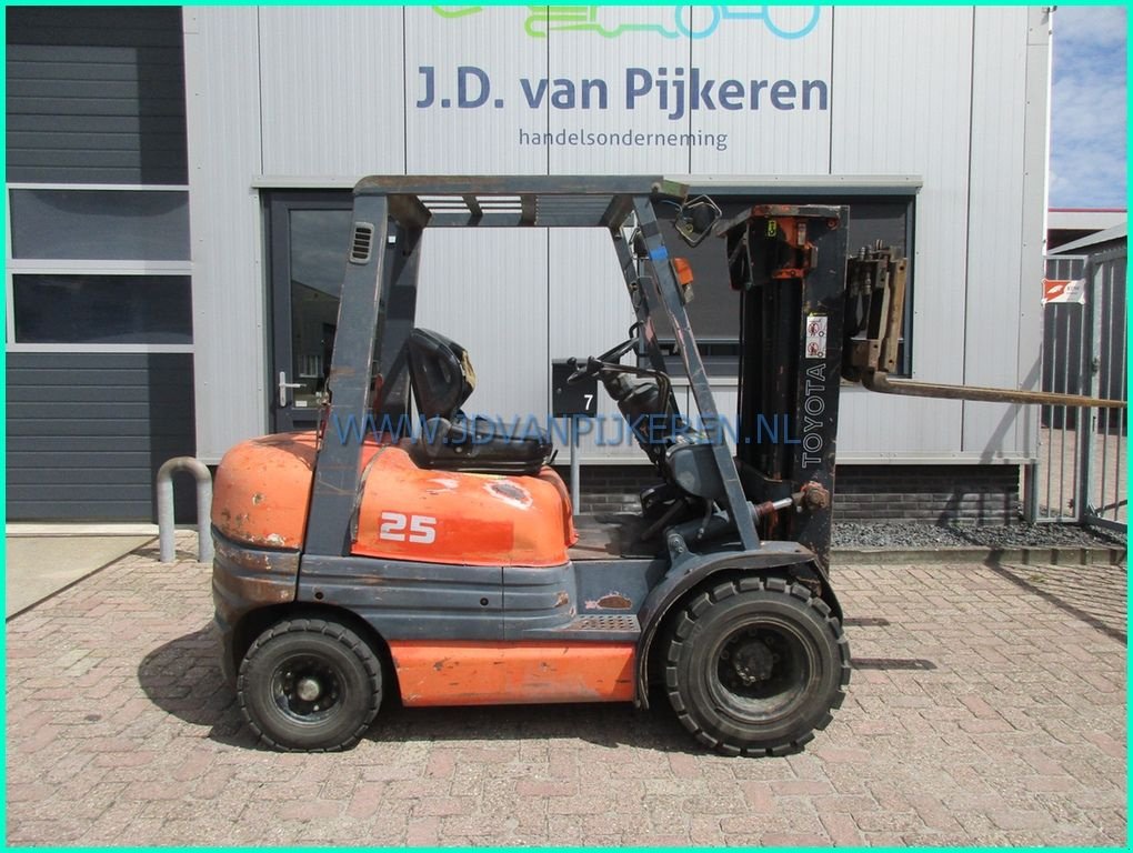 Frontstapler del tipo Toyota 02-6FD25, Gebrauchtmaschine en IJsselmuiden (Imagen 9)