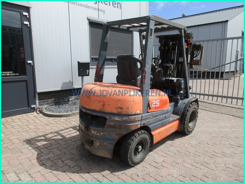 Frontstapler del tipo Toyota 02-6FD25, Gebrauchtmaschine en IJsselmuiden (Imagen 10)