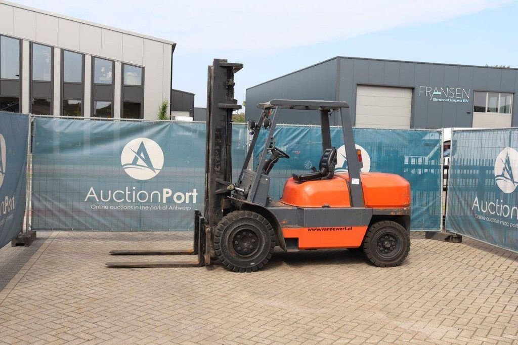 Frontstapler du type Toyota 02-6FD40, Gebrauchtmaschine en Antwerpen (Photo 1)