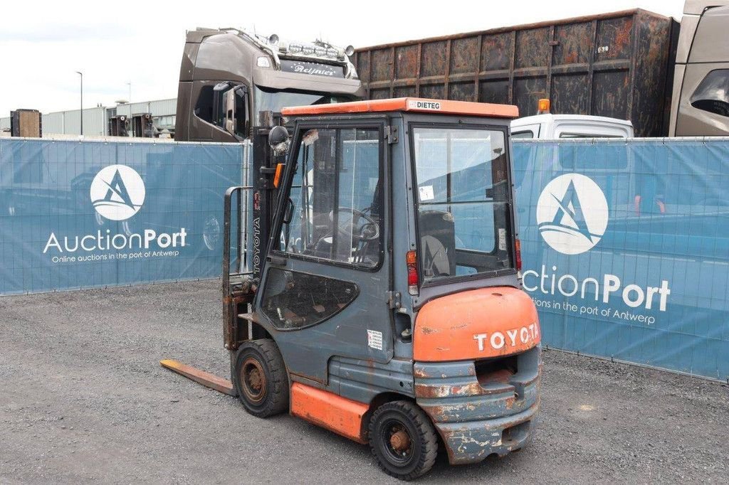 Frontstapler typu Toyota 02-6FDF15, Gebrauchtmaschine w Antwerpen (Zdjęcie 3)