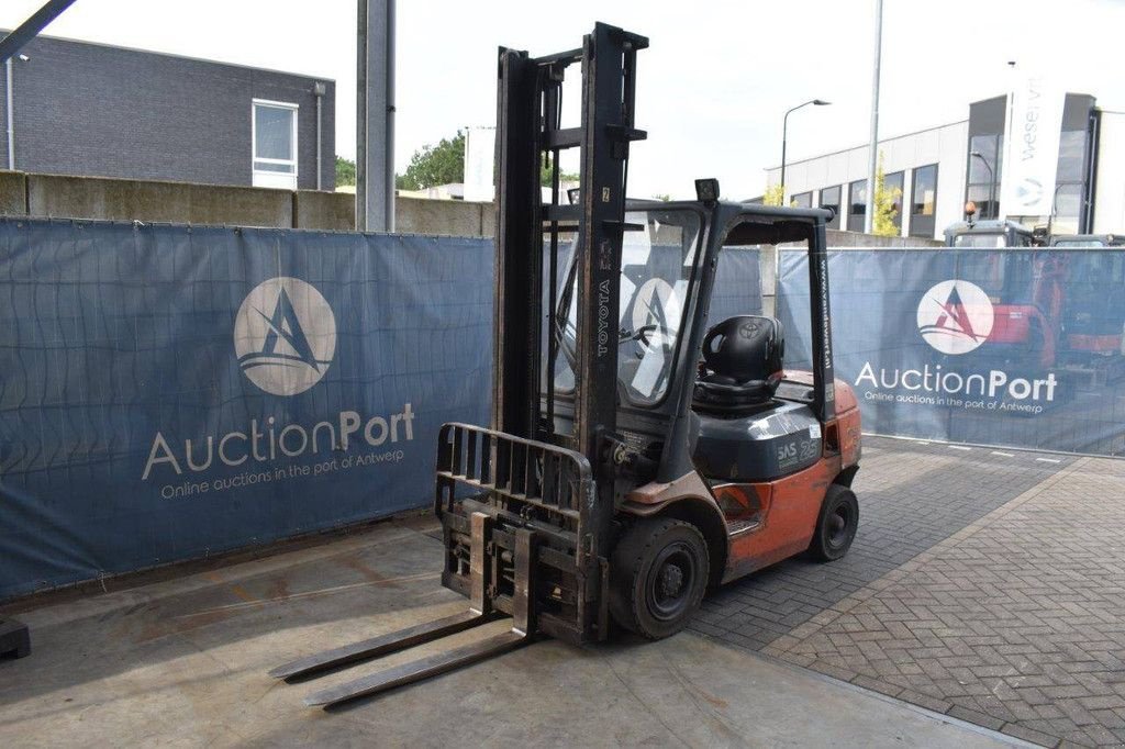 Frontstapler van het type Toyota 02-7FDF25, Gebrauchtmaschine in Antwerpen (Foto 9)