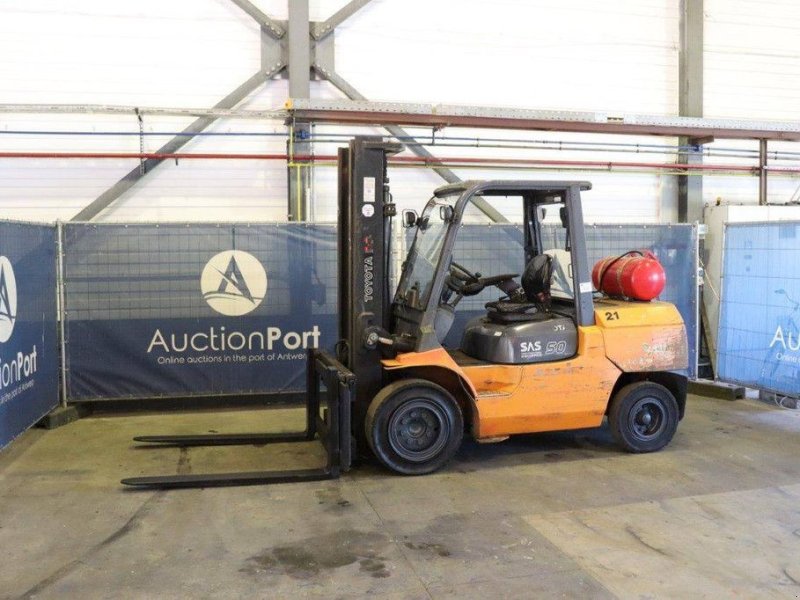 Frontstapler del tipo Toyota 02-7FGA50, Gebrauchtmaschine en Antwerpen (Imagen 1)