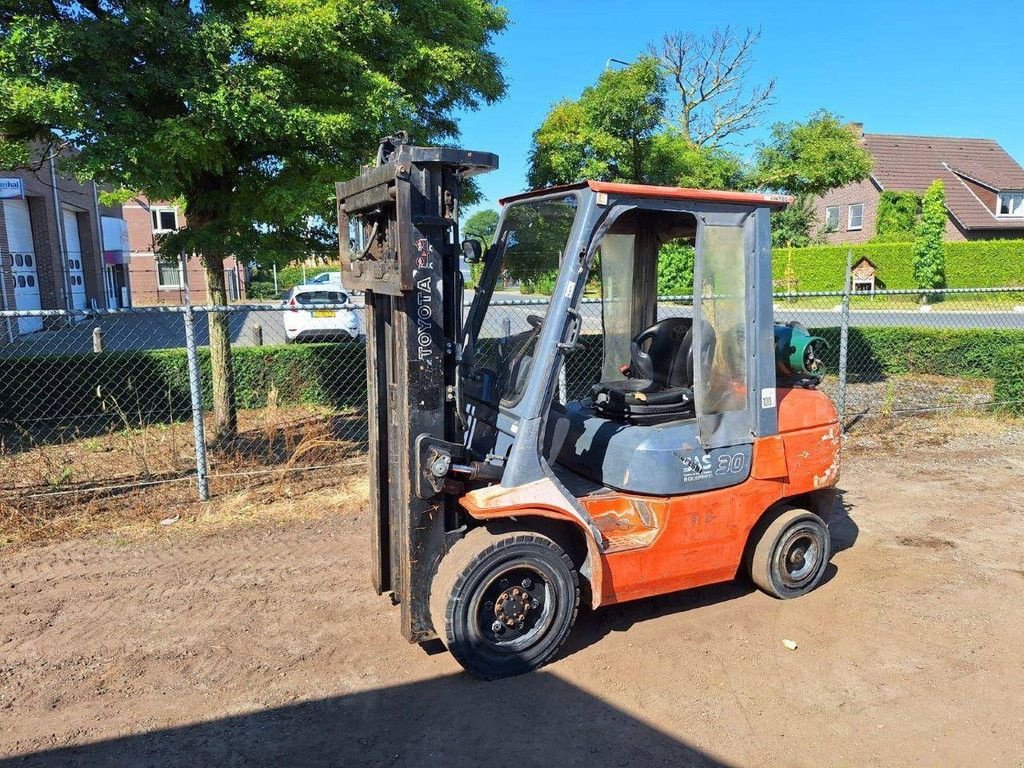 Frontstapler of the type Toyota 02-7FGF30, Gebrauchtmaschine in Antwerpen (Picture 1)