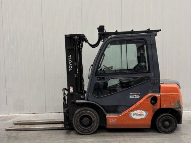 Frontstapler van het type Toyota 02-8FDF25 - Met reachvorken!, Neumaschine in Barneveld