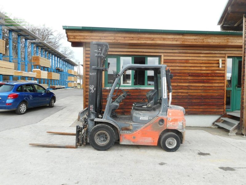 Frontstapler tipa Toyota 02-8fdf25 triplex + ss + zv + ls + halbkab., Gebrauchtmaschine u ST. NIKOLAI/DR. (Slika 1)