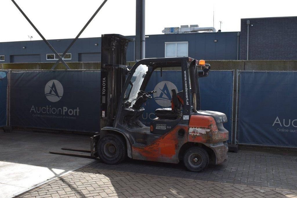 Frontstapler van het type Toyota 02-8FDF25, Gebrauchtmaschine in Antwerpen (Foto 3)