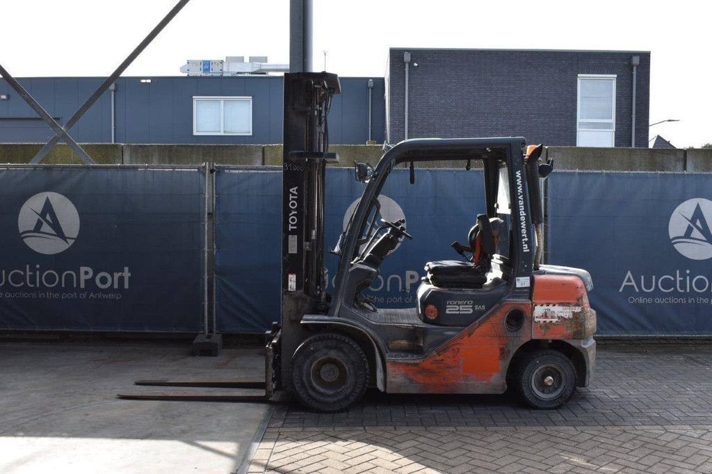 Frontstapler van het type Toyota 02-8FDF25, Gebrauchtmaschine in Antwerpen (Foto 2)