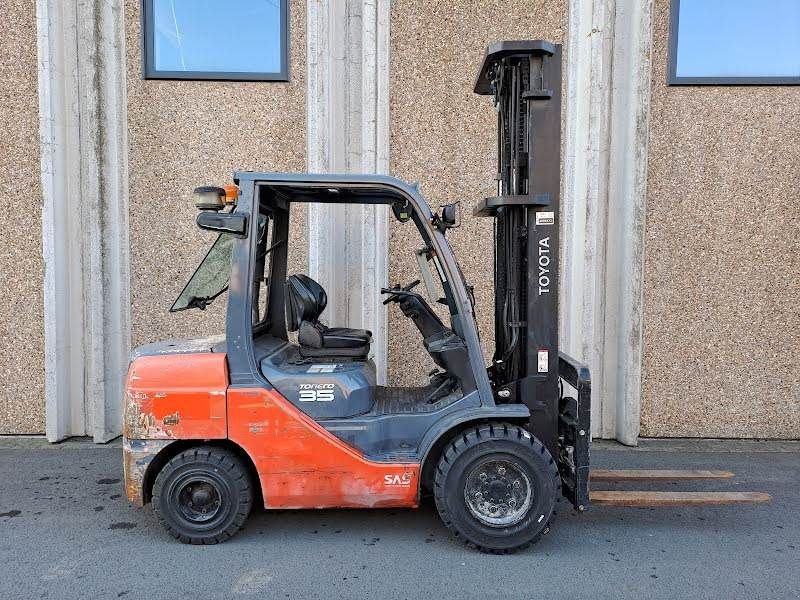 Frontstapler van het type Toyota 02-8FDJF35, Gebrauchtmaschine in Waregem (Foto 2)