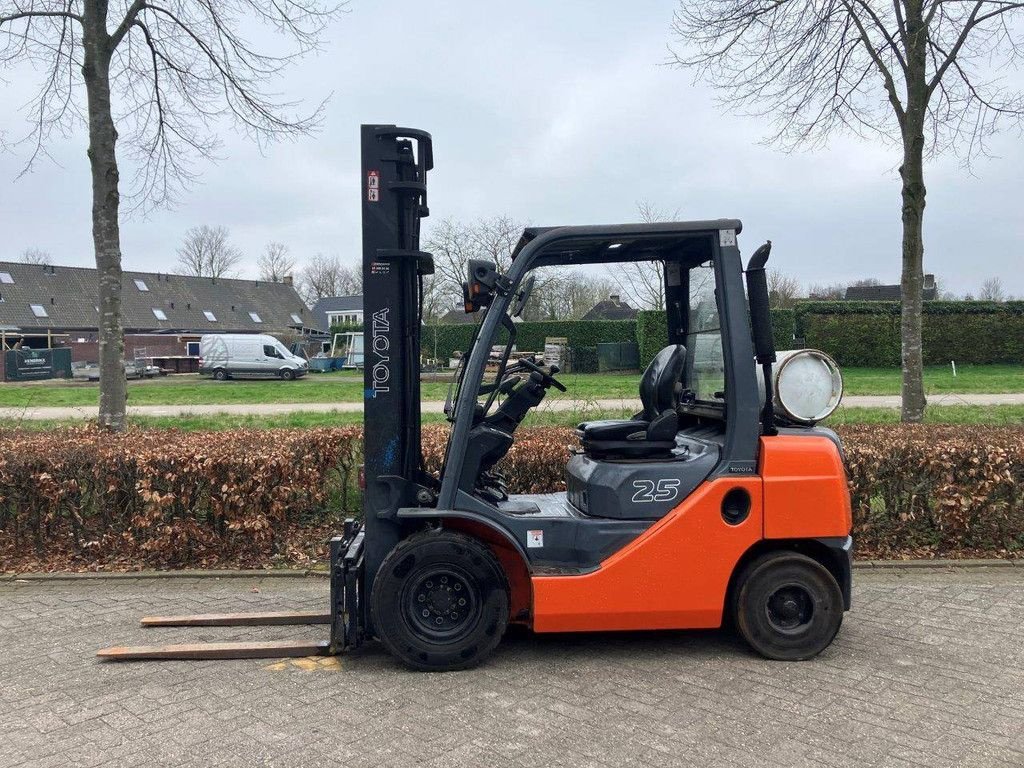 Frontstapler tip Toyota 02-8FG25, Gebrauchtmaschine in Antwerpen (Poză 2)