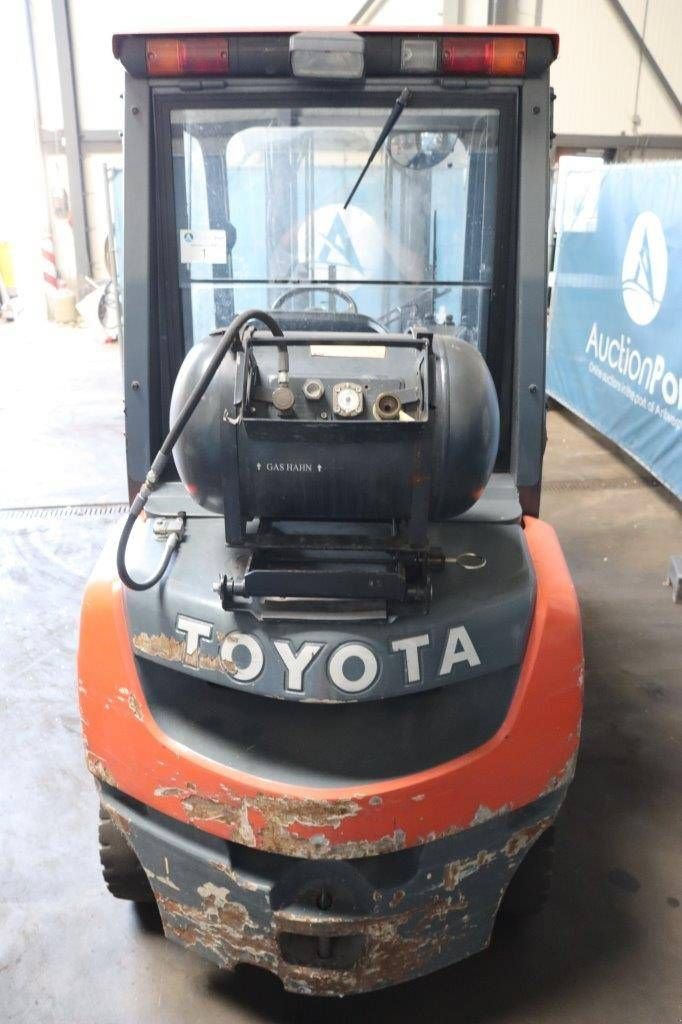 Frontstapler des Typs Toyota 02-8FGF25, Gebrauchtmaschine in Antwerpen (Bild 4)