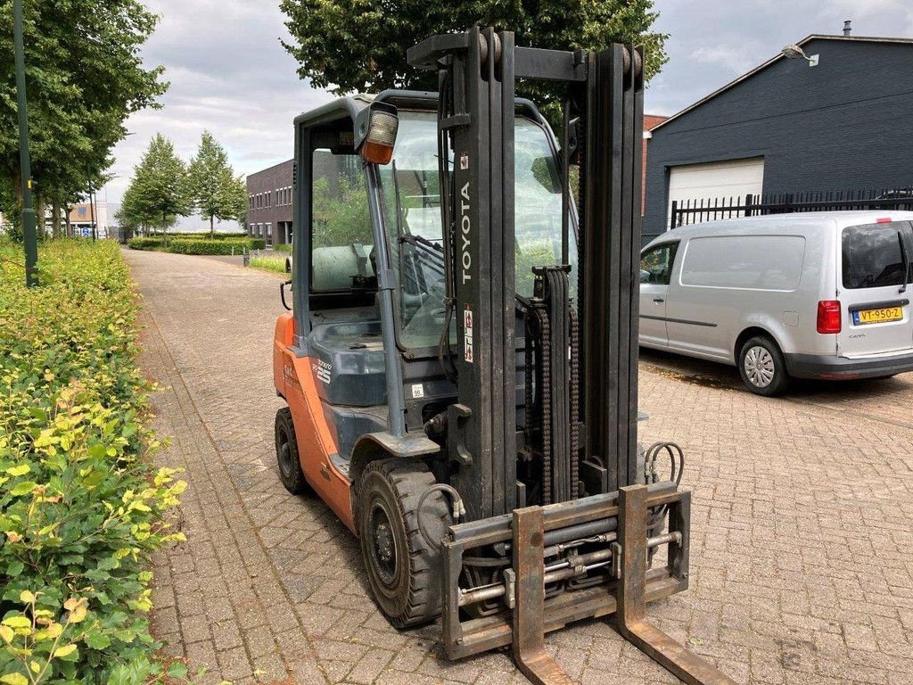 Frontstapler van het type Toyota 02-8FGF25, Gebrauchtmaschine in Antwerpen (Foto 7)