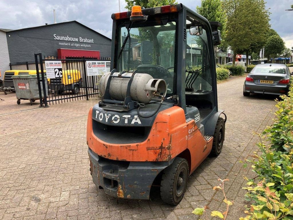 Frontstapler des Typs Toyota 02-8FGF25, Gebrauchtmaschine in Antwerpen (Bild 5)