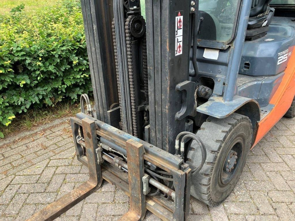 Frontstapler del tipo Toyota 02-8FGF25, Gebrauchtmaschine In Antwerpen (Immagine 9)