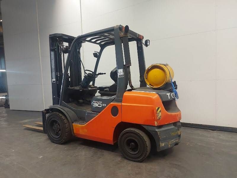 Frontstapler du type Toyota 02-8FGF30, Gebrauchtmaschine en Waregem (Photo 3)