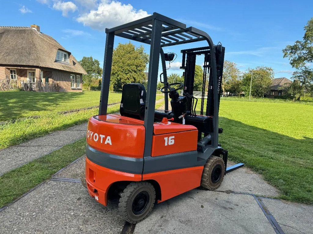 Frontstapler van het type Toyota 1600KG elektrische heftruck sideshift doorkijkmast, Gebrauchtmaschine in Hoenzadriel (Foto 4)