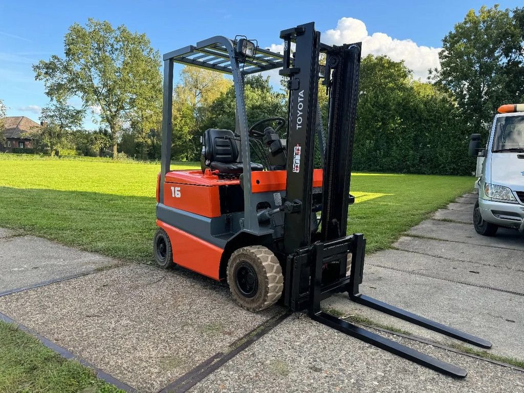 Frontstapler van het type Toyota 1600KG elektrische heftruck sideshift doorkijkmast, Gebrauchtmaschine in Hoenzadriel (Foto 5)