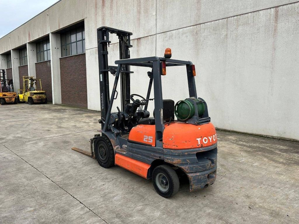 Frontstapler typu Toyota 25, Gebrauchtmaschine w Antwerpen (Zdjęcie 7)