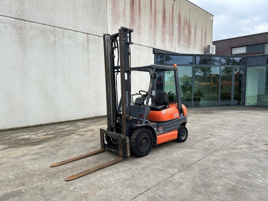 Frontstapler typu Toyota 25, Gebrauchtmaschine w Antwerpen (Zdjęcie 1)