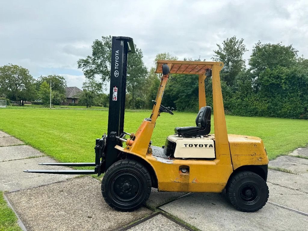 Frontstapler typu Toyota 3000KG diesel heftruck freelift + nieuwe stoel, Gebrauchtmaschine w Hoenzadriel (Zdjęcie 1)