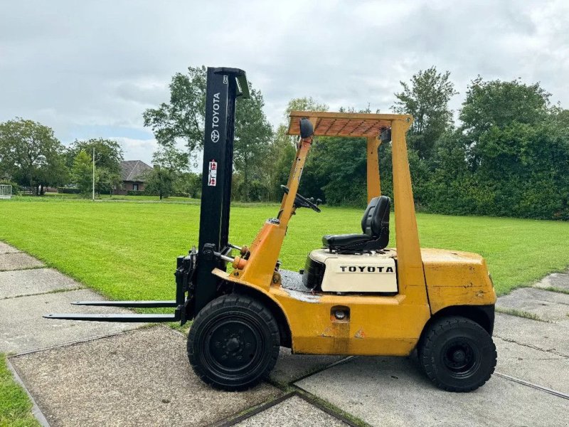 Frontstapler typu Toyota 3000KG diesel heftruck freelift + nieuwe stoel, Gebrauchtmaschine w Hoenzadriel