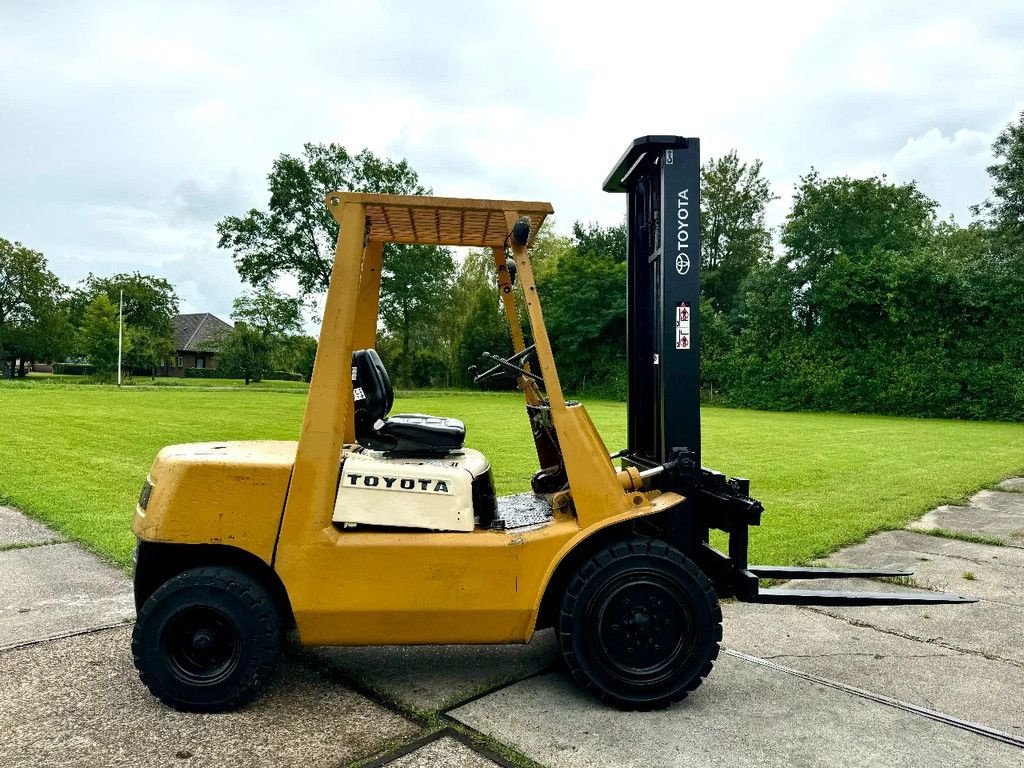 Frontstapler of the type Toyota 3000KG diesel heftruck freelift + nieuwe stoel, Gebrauchtmaschine in Hoenzadriel (Picture 2)