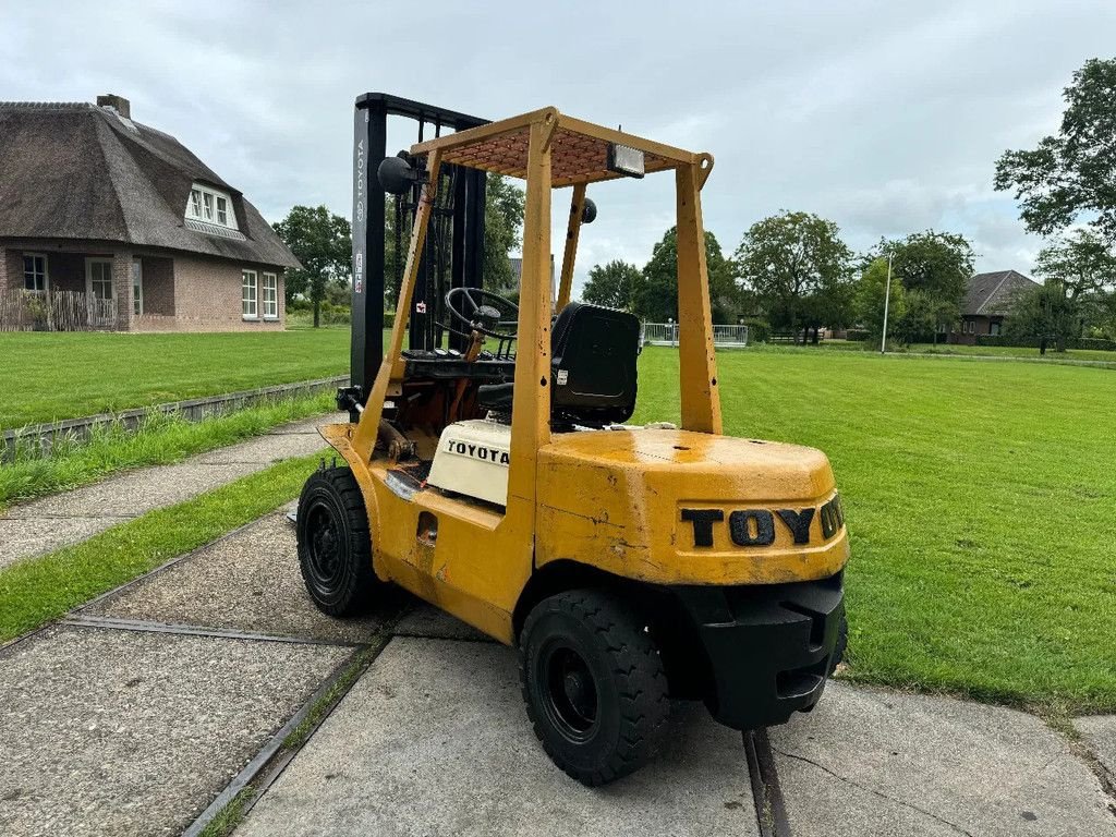 Frontstapler za tip Toyota 3000KG diesel heftruck freelift + nieuwe stoel, Gebrauchtmaschine u Hoenzadriel (Slika 11)