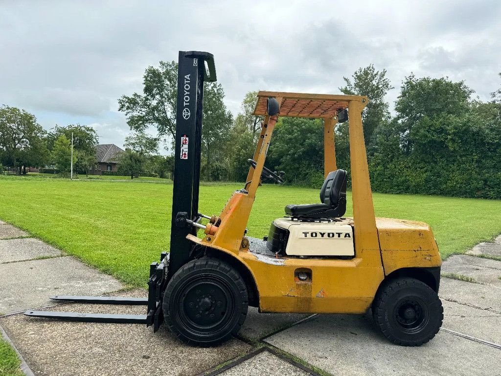 Frontstapler du type Toyota 3000KG diesel heftruck freelift + nieuwe stoel, Gebrauchtmaschine en Hoenzadriel (Photo 3)