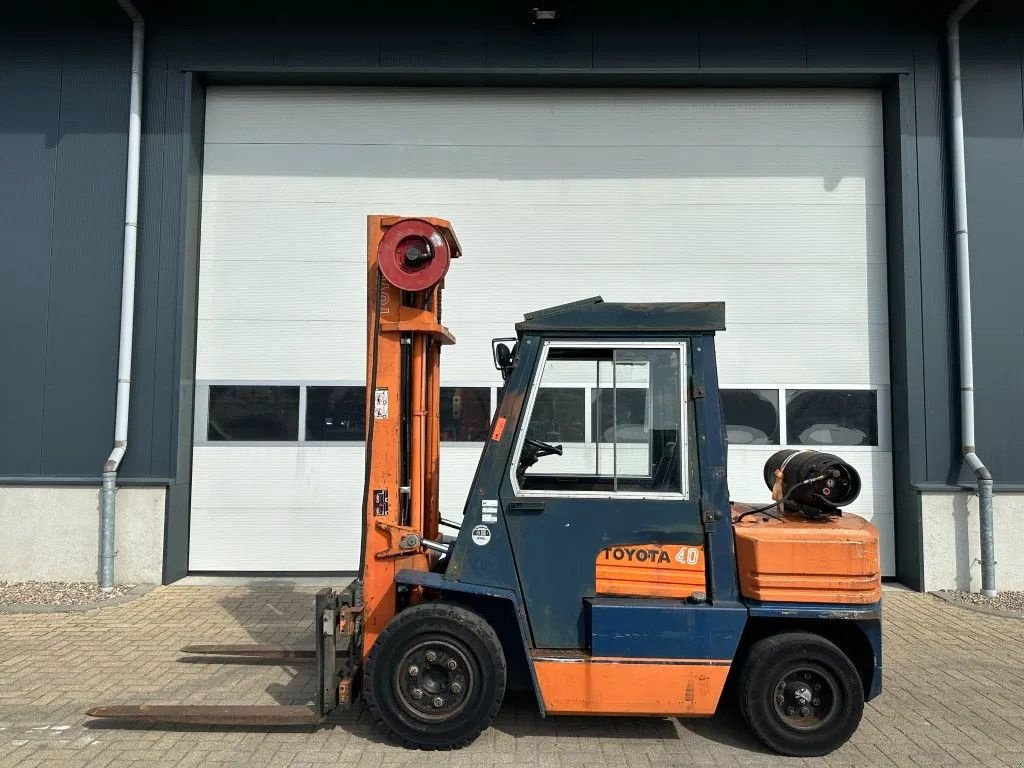 Frontstapler of the type Toyota 4 ton Triplex Freelift Sideshift LPG Heftruck, Gebrauchtmaschine in VEEN (Picture 1)