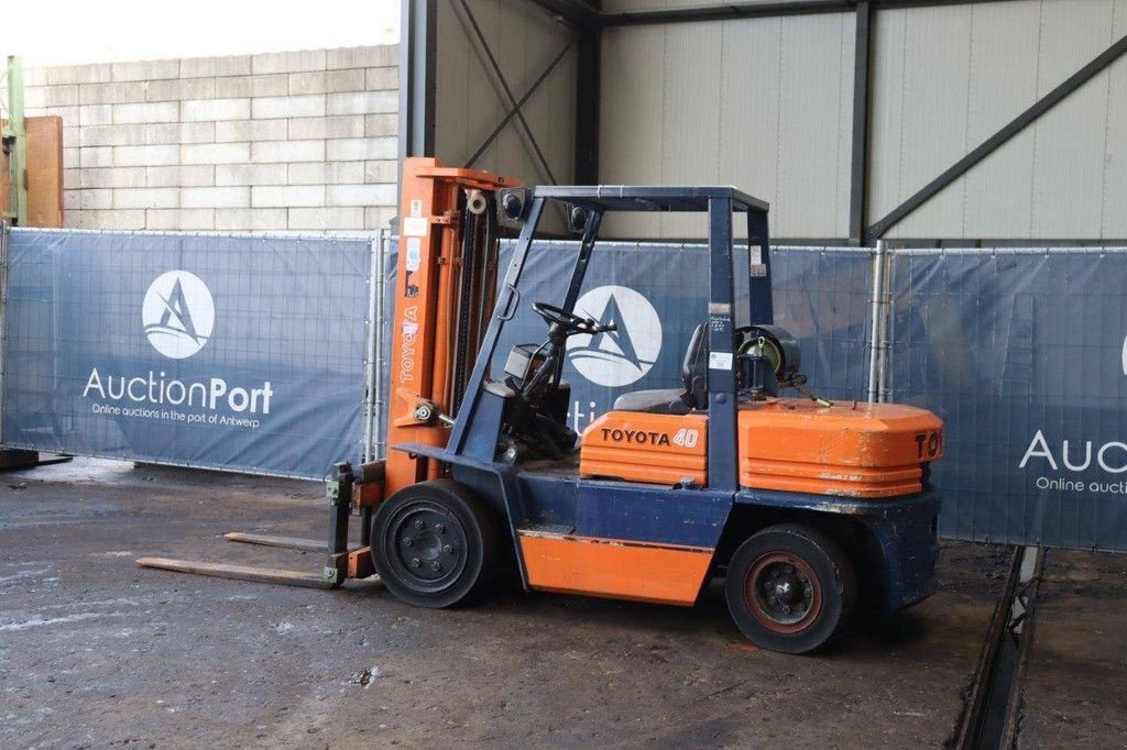 Frontstapler of the type Toyota 40 forklift, Gebrauchtmaschine in Antwerpen (Picture 3)