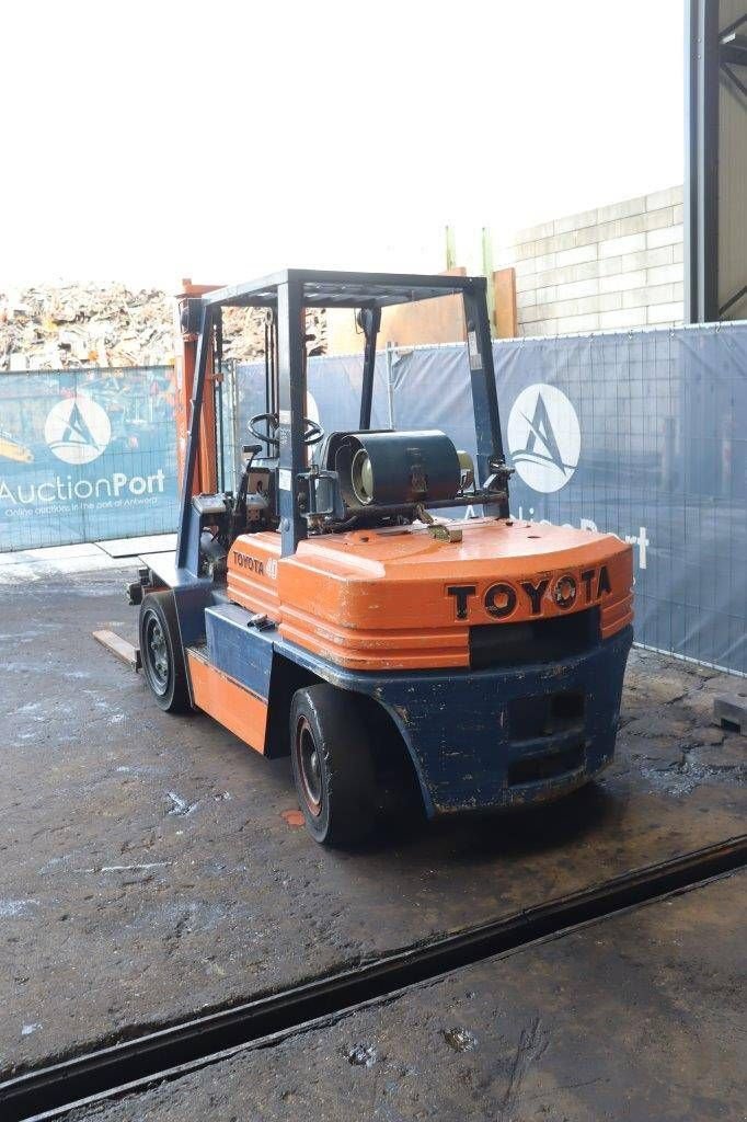 Frontstapler of the type Toyota 40 forklift, Gebrauchtmaschine in Antwerpen (Picture 4)