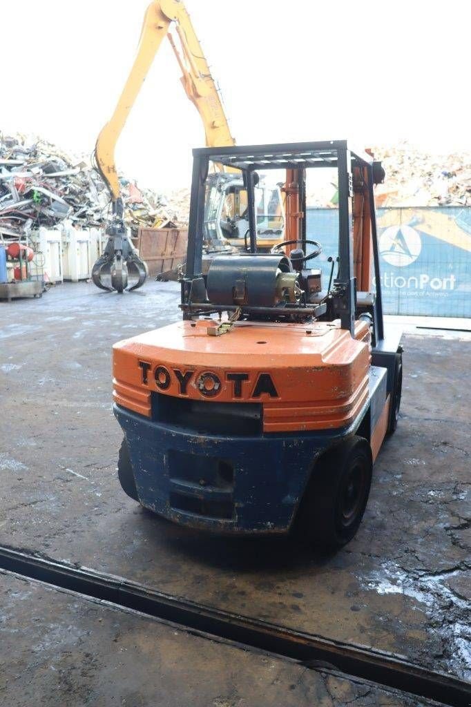 Frontstapler of the type Toyota 40 forklift, Gebrauchtmaschine in Antwerpen (Picture 7)