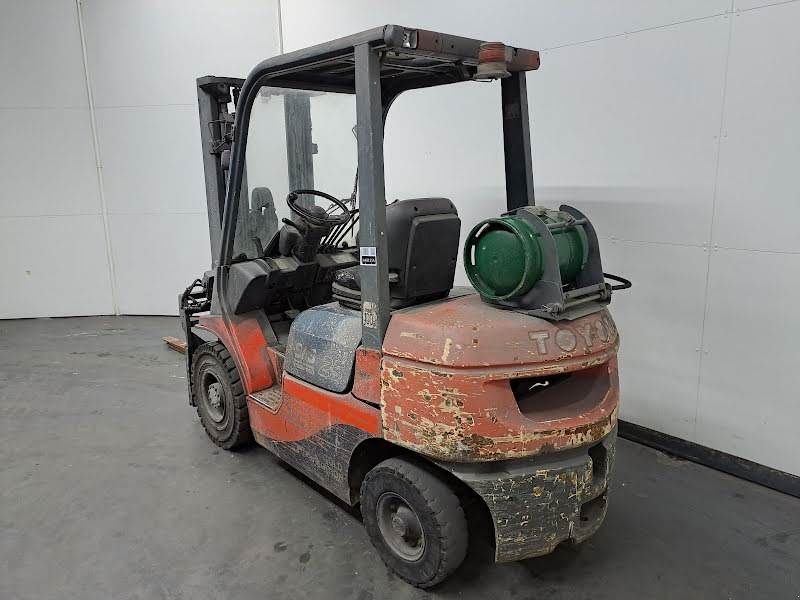 Frontstapler du type Toyota 42-7FGF25, Gebrauchtmaschine en Waregem (Photo 3)