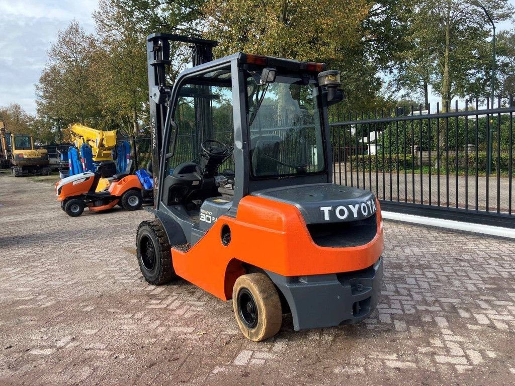 Frontstapler of the type Toyota 52-8FDF30, Gebrauchtmaschine in Antwerpen (Picture 3)