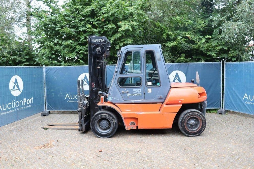 Frontstapler Türe ait Toyota 5FD50, Gebrauchtmaschine içinde Antwerpen (resim 2)