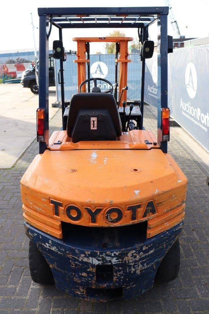 Frontstapler des Typs Toyota 5FG30, Gebrauchtmaschine in Antwerpen (Bild 5)