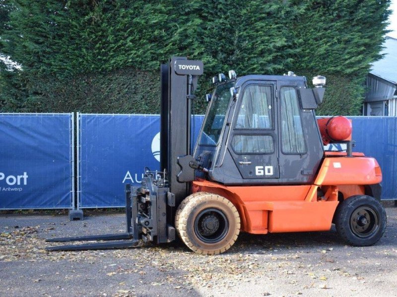 Frontstapler of the type Toyota 5FG60, Gebrauchtmaschine in Antwerpen (Picture 1)