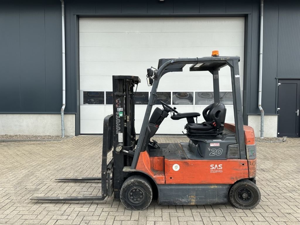 Frontstapler a típus Toyota 7FBMF20 2 ton Triplex Freelift Sideshift Elektra Heftruck, Gebrauchtmaschine ekkor: VEEN (Kép 2)