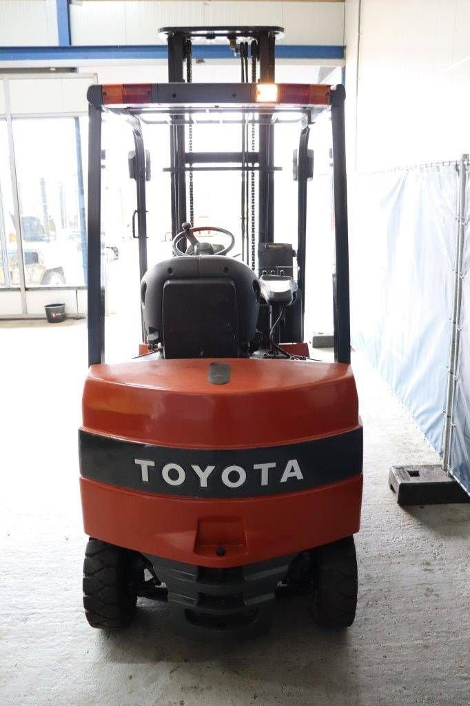 Frontstapler typu Toyota 7FBMF25, Gebrauchtmaschine w Antwerpen (Zdjęcie 4)